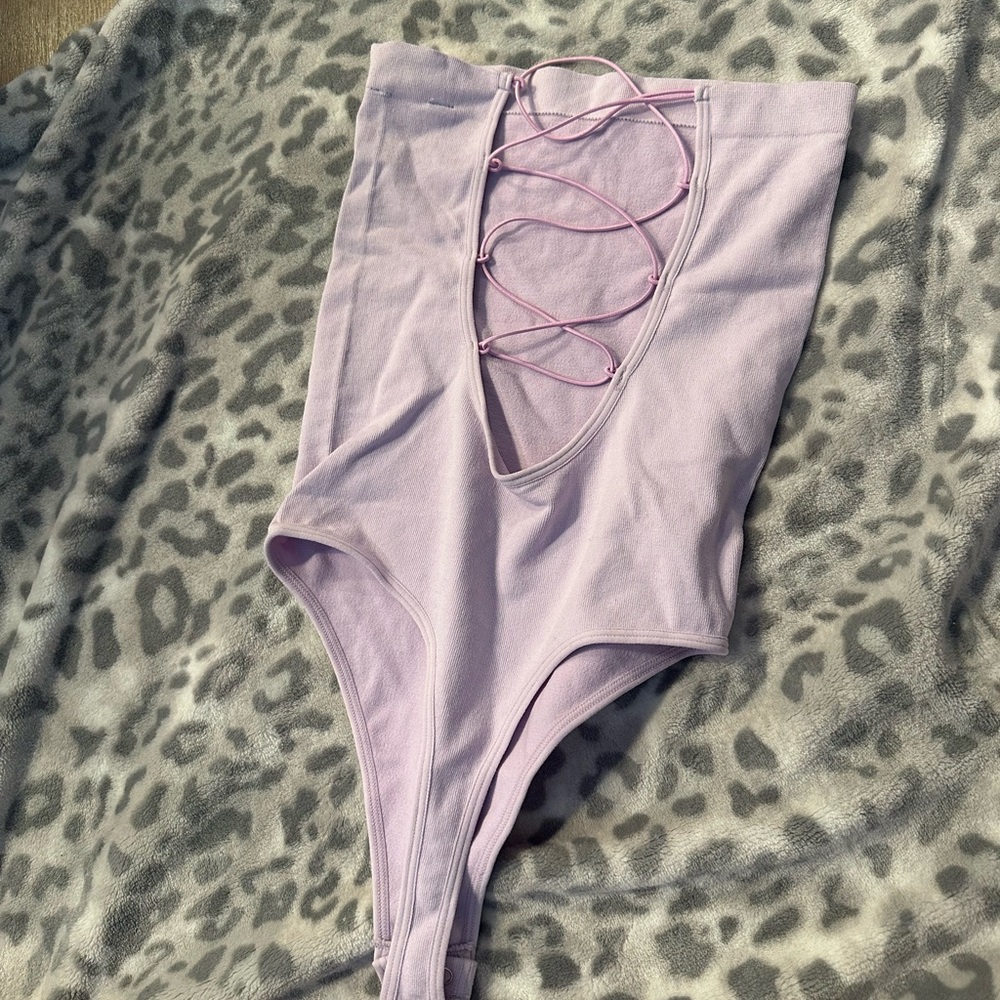 ❤️3 for $12❤️ open back bodysuit